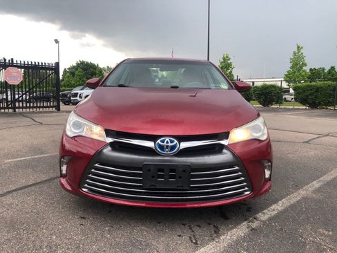 Used 2015 Toyota Camry LE FWD image 2