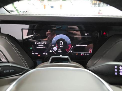 New 2026 GMC Yukon Elevation image 21