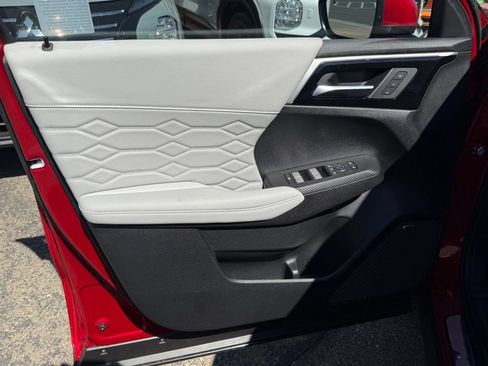 New 2026 Mitsubishi Outlander SEL FWD image 35