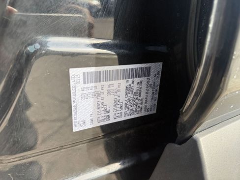 Used 2025 Nissan Rogue SV image 30