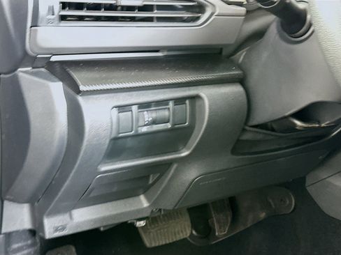 Used 2024 Subaru Crosstrek 2.0i Premium AWD/4WD image 16