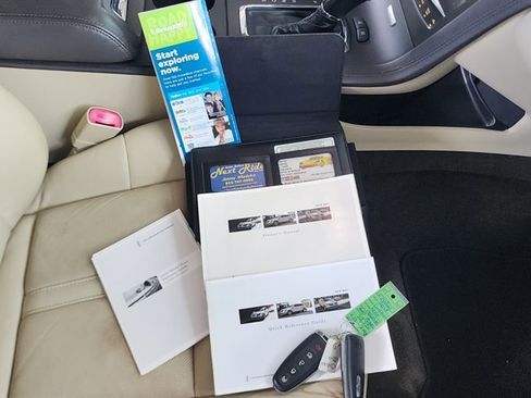 Used 2018 Lincoln MKT AWD w/ Technology Package image 27