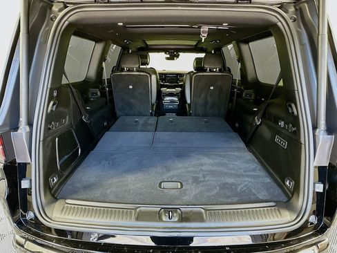 Used 2024 Jeep Wagoneer Series II AWD/4WD image 27