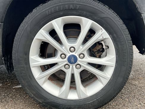 Used 2019 Ford Escape SE image 14