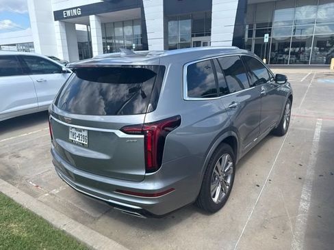 Used 2023 Cadillac XT6 Premium Luxury w/ Technology Package FWD image 4