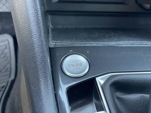Used 2023 Volkswagen Tiguan SE AWD/4WD image 16