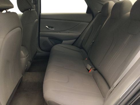 Used 2024 Hyundai Elantra SEL FWD image 18