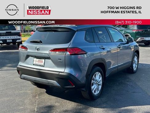 Used 2023 Toyota Corolla Cross LE AWD/4WD image 3