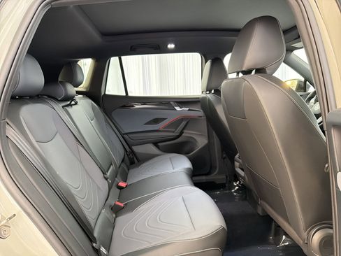 New 2026 Volkswagen Tiguan SE R-Line image 28