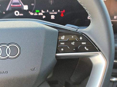 Used 2025 Audi Q5 Premium w/ Premium Plus AWD/4WD image 21