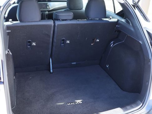 Used 2018 Nissan Kicks SV image 25
