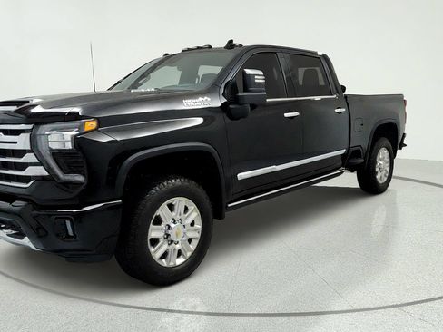 Used 2025 Chevrolet Silverado 2500 High Country w/ High Country Premium Package AWD/4WD image 1