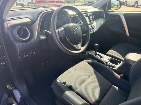Used 2014 Toyota RAV4 LE FWD image 8