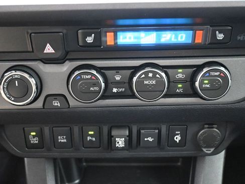 Certified 2021 Toyota Tacoma TRD Off-Road w/ TRD Premium Off Road Package AWD/4WD image 24