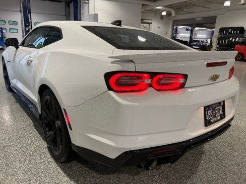 Used 2022 Chevrolet Camaro LT RWD image 3