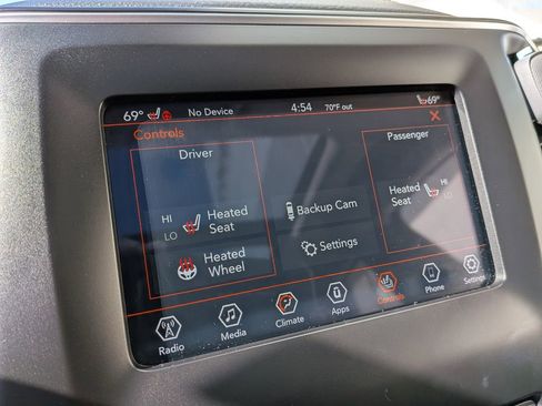 Used 2019 Jeep Cherokee Latitude Plus w/ Comfort/Convenience Group AWD/4WD image 13