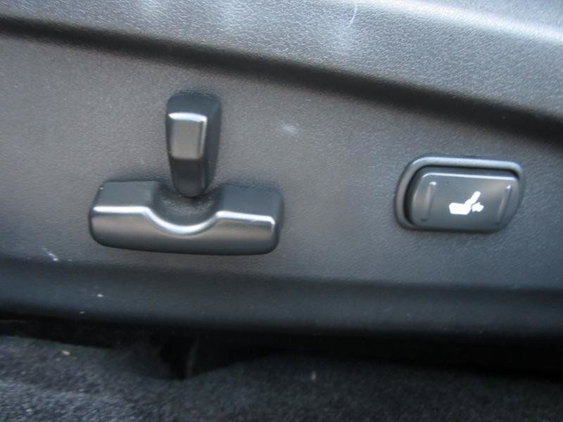 Used 2011 Subaru Legacy 2.5i Premium AWD/4WD image 23
