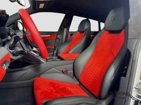 Used 2021 Lamborghini Urus AWD/4WD image 11