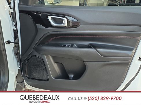 Used 2023 Jeep Compass Trailhawk w/ Trailhawk Convenience Group AWD/4WD image 27