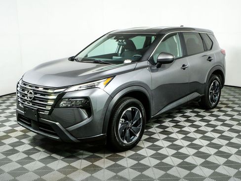 Used 2024 Nissan Rogue SV AWD/4WD image 24