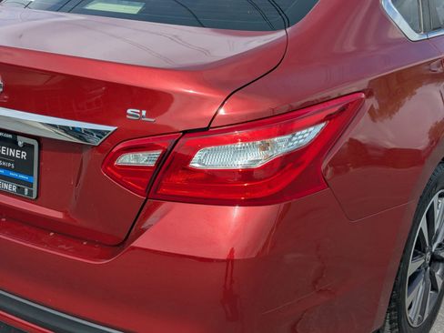 Used 2016 Nissan Altima 2.5 SL FWD image 11