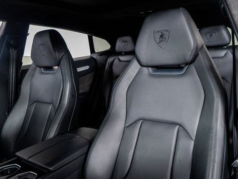 Used 2021 Lamborghini Urus image 3