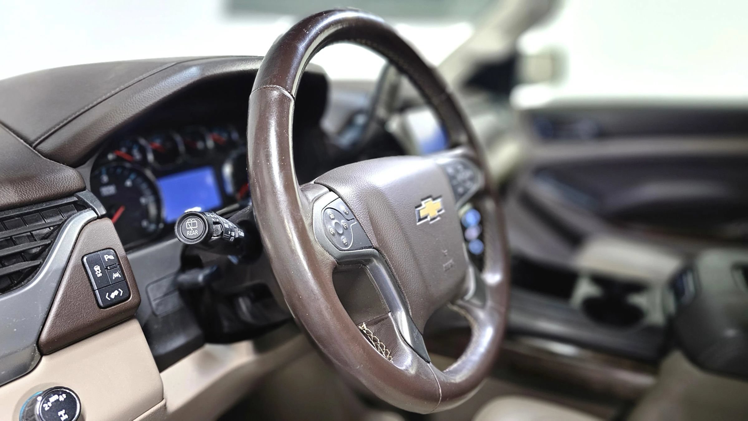 Used 2018 Chevrolet Suburban LT AWD/4WD image 11