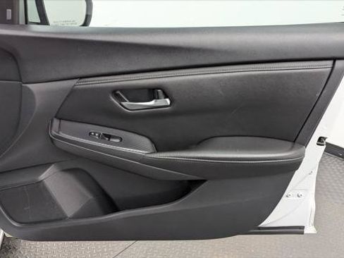Used 2024 Nissan Sentra SV FWD image 22