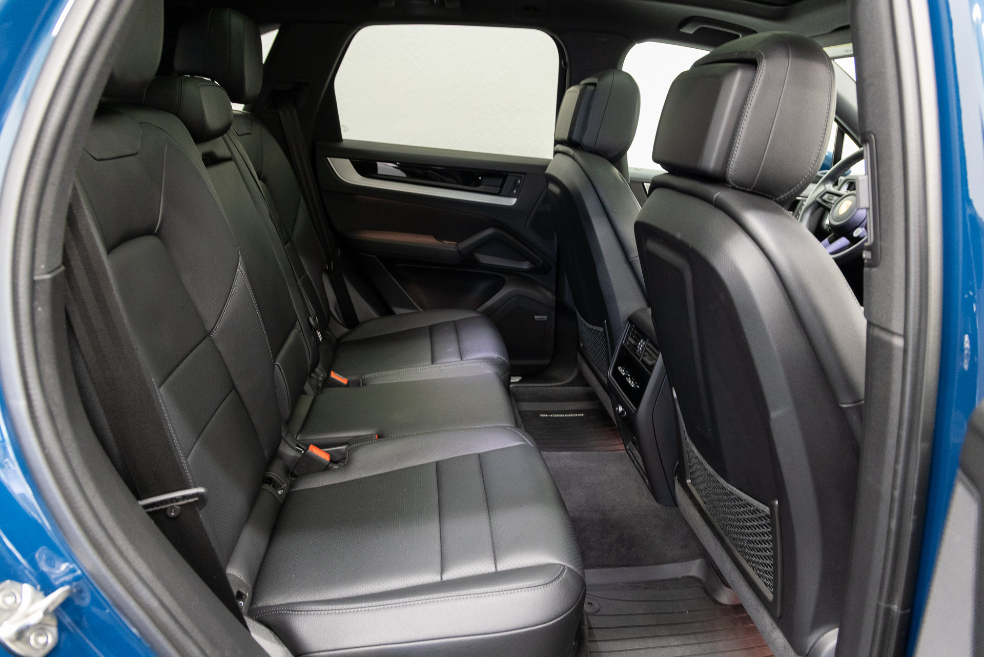 Used 2024 Porsche Cayenne S AWD/4WD image 15