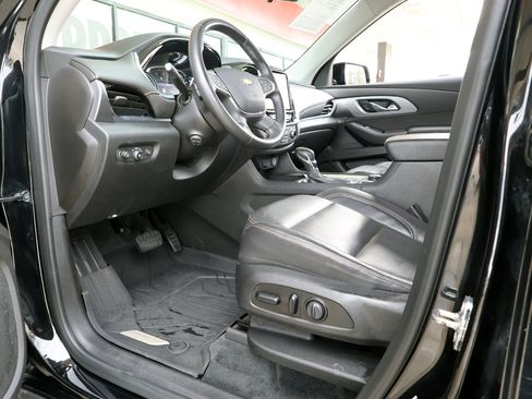 Used 2021 Chevrolet Traverse Premier w/ Redline Edition image 39