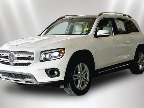 Used 2021 Mercedes-Benz GLB 250 4MATIC image 3