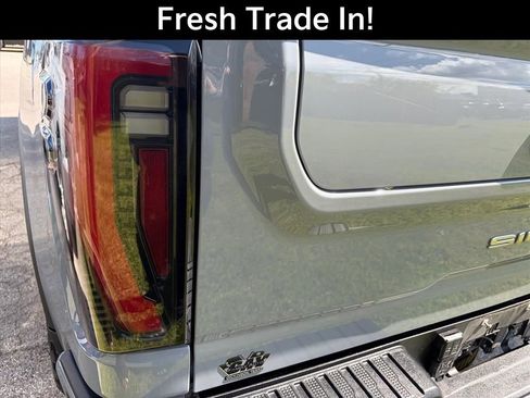 Used 2025 GMC Sierra 2500 AT4 w/ AT4 Premium Plus Package image 10