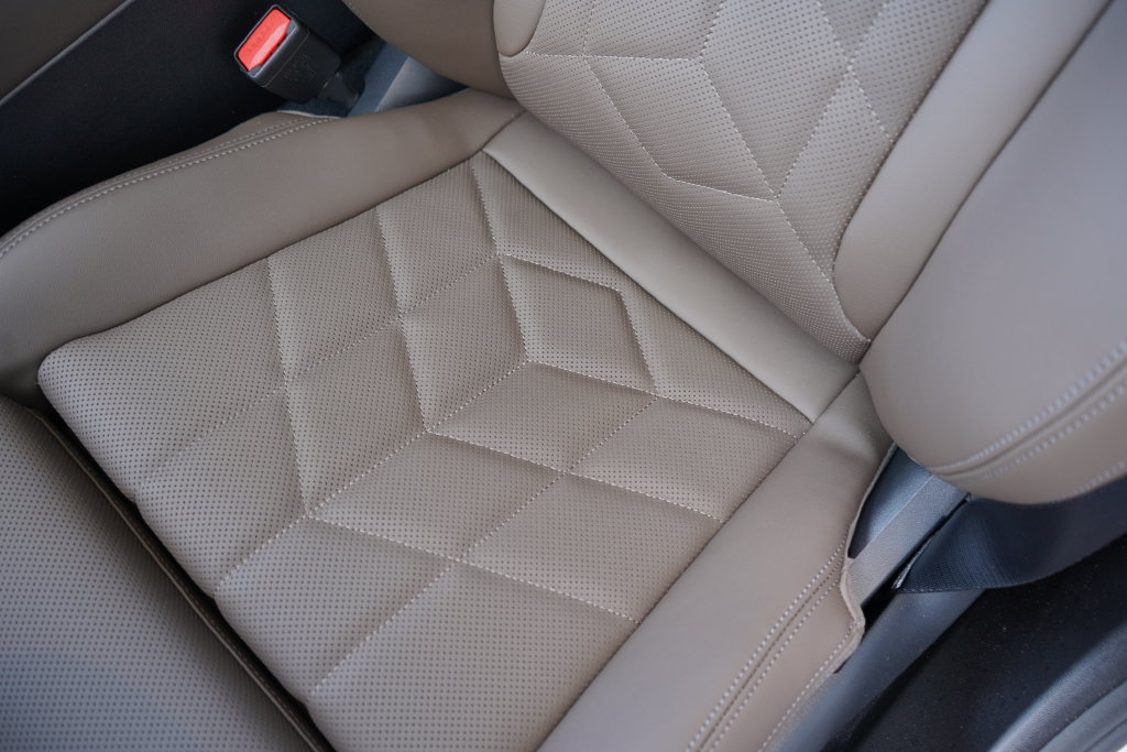 Used 2026 BMW 530i w/ Convenience Package RWD image 11