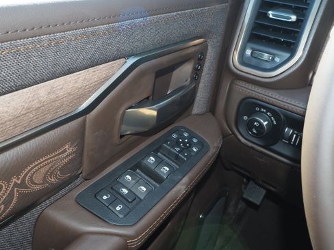 New 2025 RAM 2500 Limited image 22