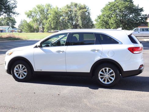 Used 2016 Kia Sorento LX AWD/4WD image 8
