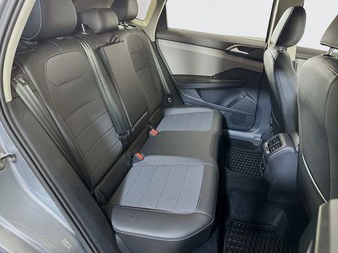 Used 2022 Volkswagen Taos SE image 12