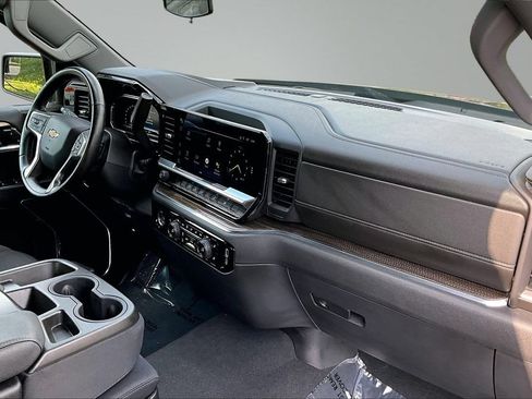 Used 2023 Chevrolet Silverado 1500 LT AWD/4WD image 12