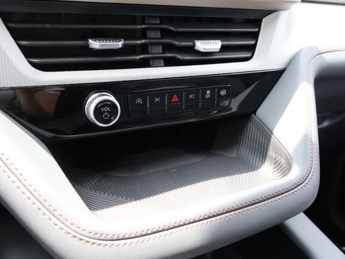 New 2026 Ford Explorer Active AWD/4WD image 37