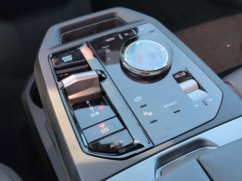 New 2026 BMW iX xDrive45 image 34