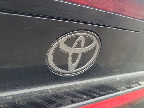 Used 2024 Toyota Prius LE FWD image 6