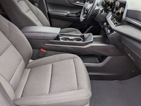 Used 2025 Chevrolet Equinox LT image 30