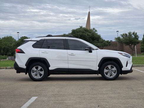 Used 2024 Toyota RAV4 XLE FWD image 7