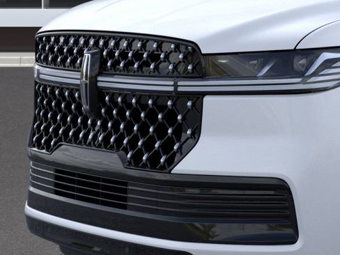 New 2026 Lincoln Navigator Black Label AWD/4WD image 17