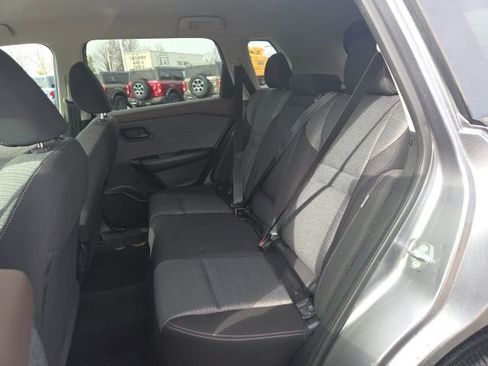 Used 2021 Nissan Rogue S image 17