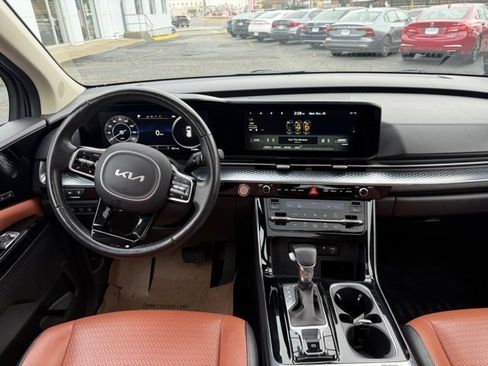 Certified 2022 Kia Carnival SX Prestige image 2