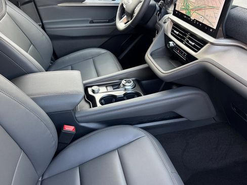 New 2026 Ford Explorer Active image 16