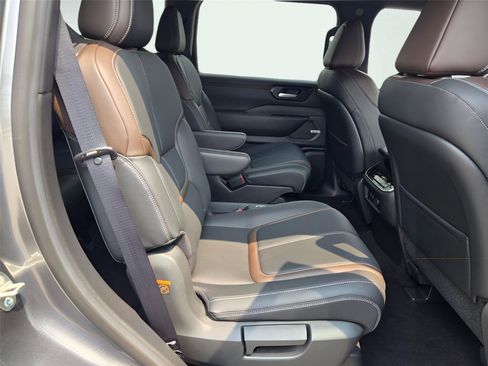 New 2026 Nissan Armada SL w/ Captain's Chari Seat Package AWD/4WD image 7