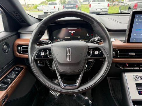 Used 2023 Lincoln Aviator Reserve w/ Elements Package Plus AWD/4WD image 14