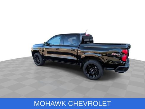 Certified 2024 Chevrolet Colorado Z71 w/ LPO, Dark Essentials Package AWD/4WD image 7