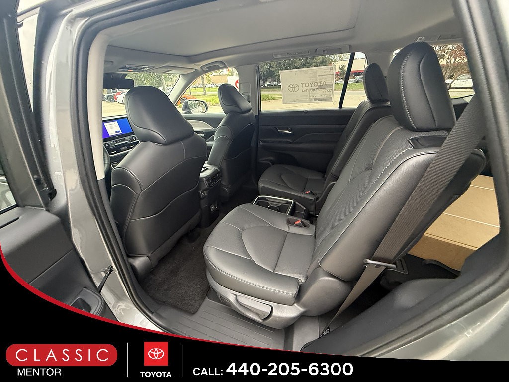 New 2026 Toyota Grand Highlander AWD image 8